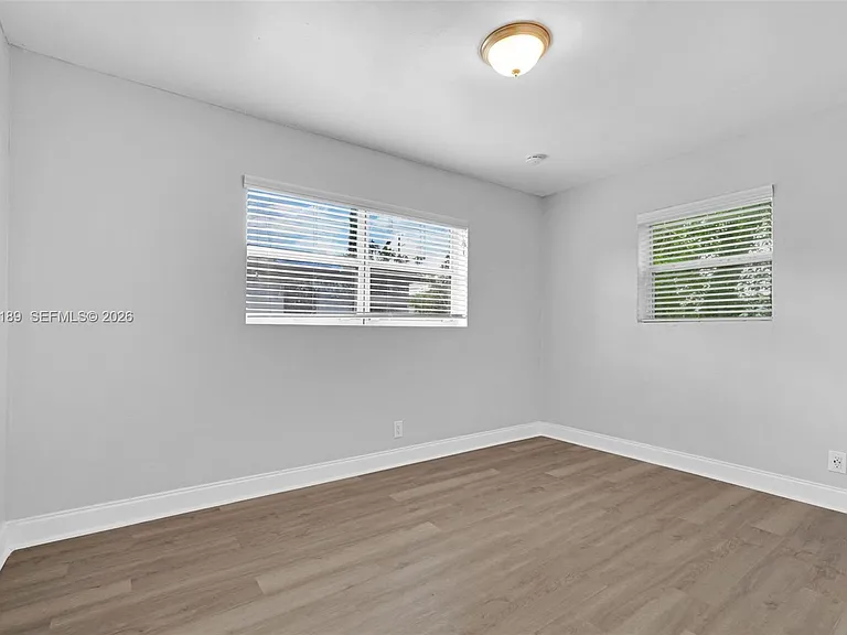 746 SW 4th St #1 — Photo 11