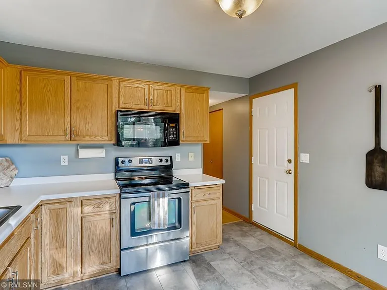 2165 Shenandoah Ct #E — Photo 16