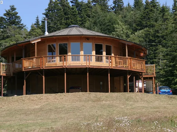 35606 Coy Creek Rd, Gold Beach, OR 97444