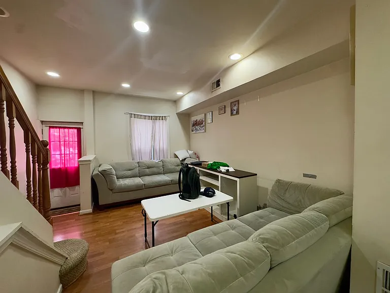 3219 Leverton Ave — Photo 2