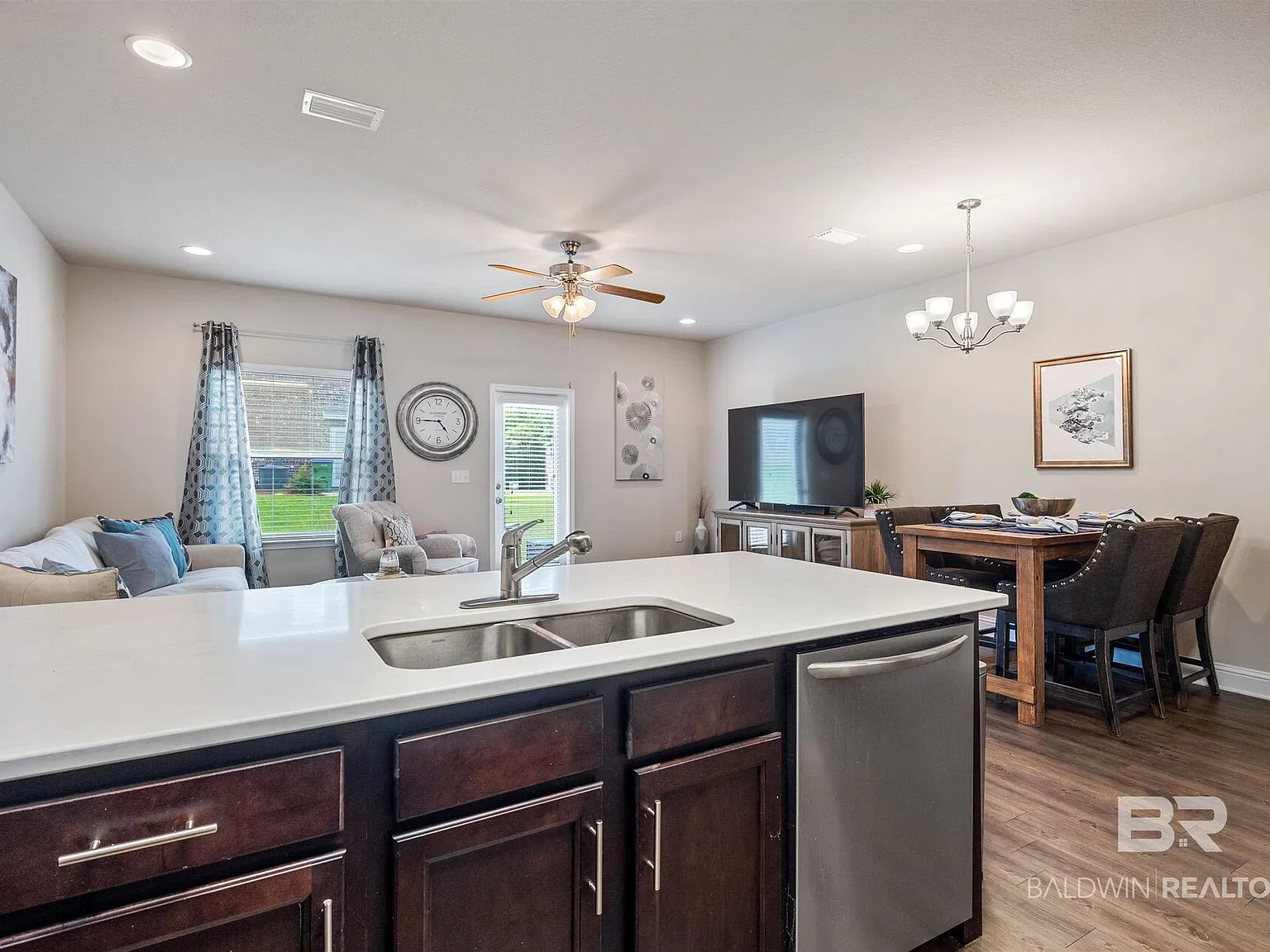 3 bed, 2.5 bath, 1472 sqft, $1,850 — Photo 4