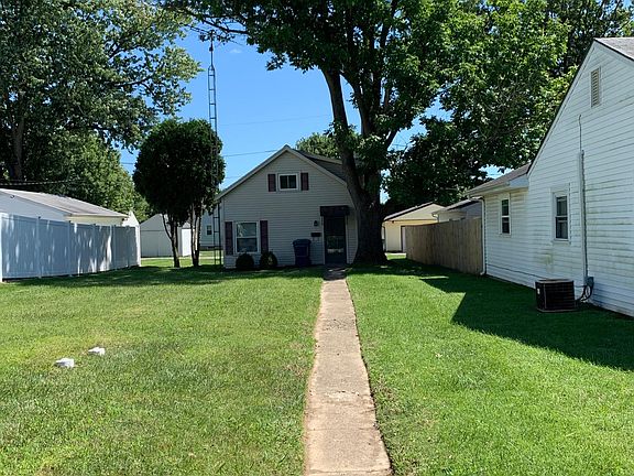 2nd image of 101 NW 17th St