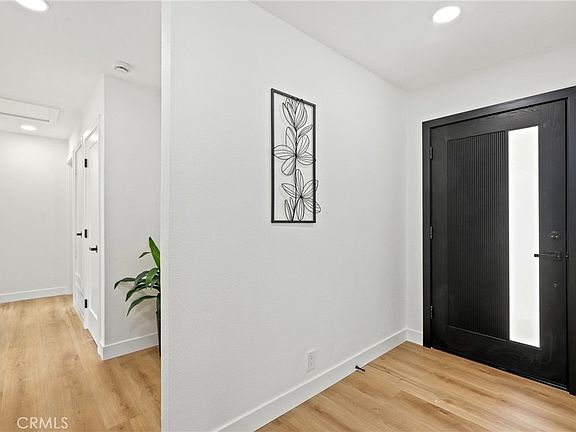 4th image of 220 Gwynwood Ave