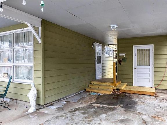 2nd image of 3141 S 46th Ter
