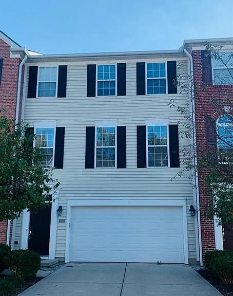 9435 Tanhurst Dr — Photo 2