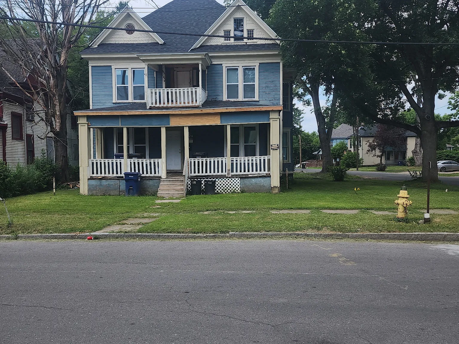 3 bed, 1400 sqft, $1,350 — Photo 1