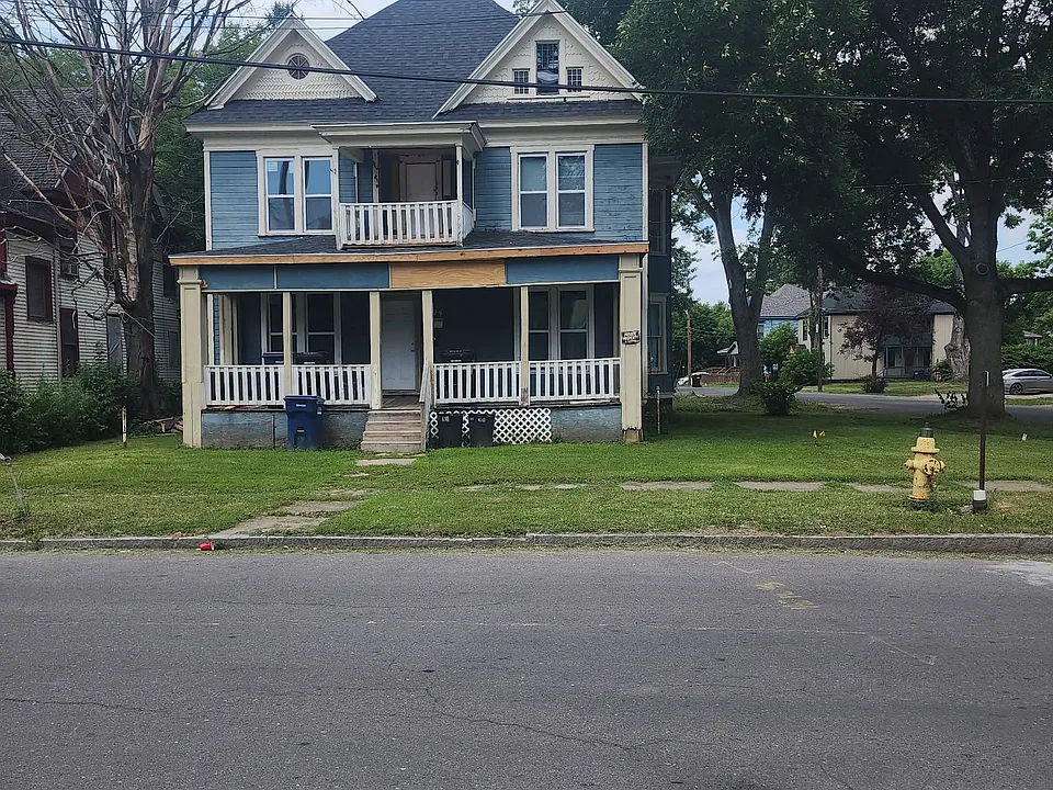 224 Sabine St #2