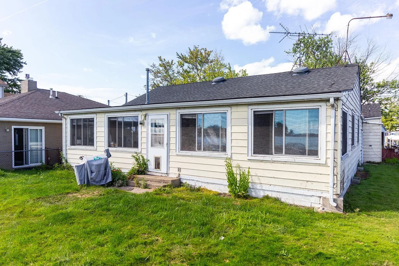 9005 Anchor Bay Dr photo 1