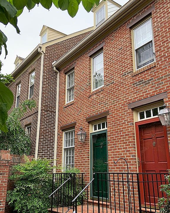1st image of 609 S Columbus St