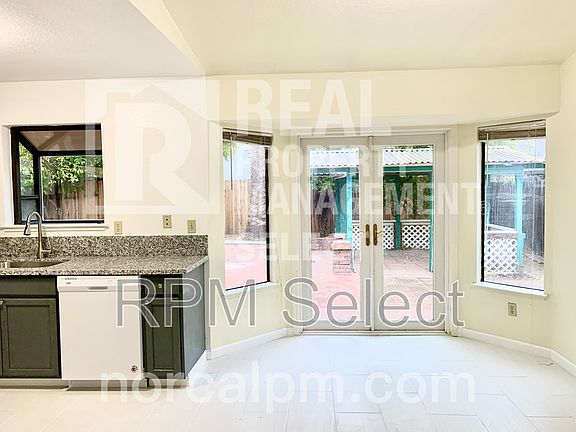 4th image of 5020 Summerbrook Way