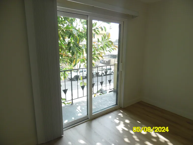 6574 Fountain Ave #12 — Photo 8