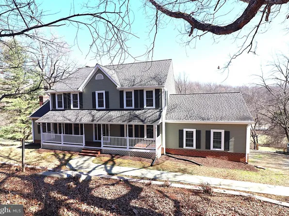 6885 Walnut Heights Dr, Warrenton, VA 20186