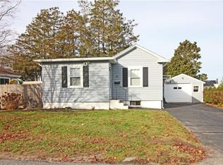 51 Smythe St, Middletown, RI 02842