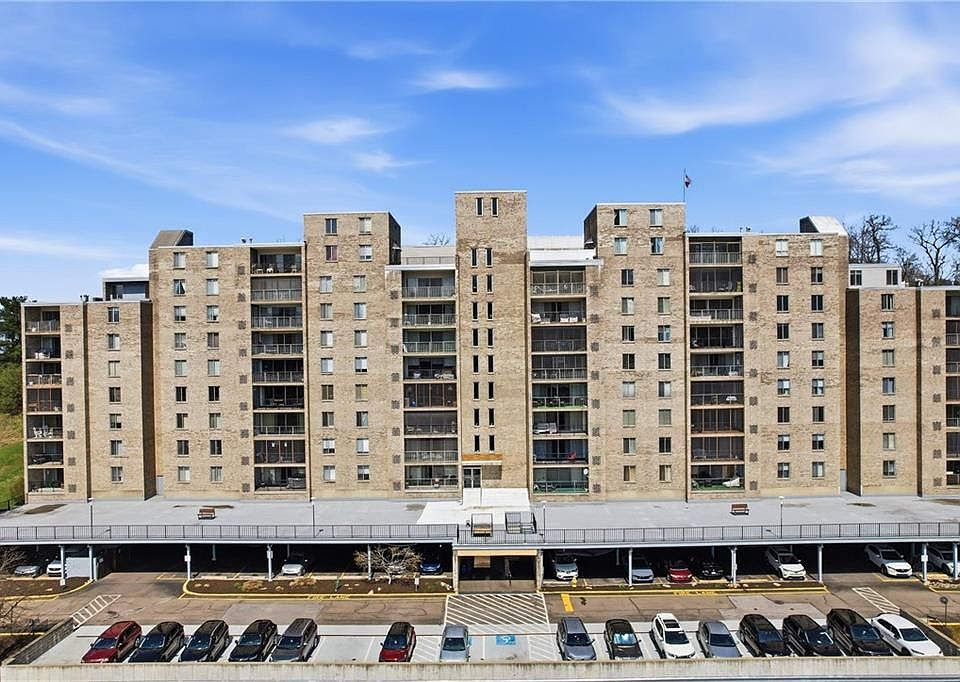 1st image of 2160 Greentree Rd APT 705W