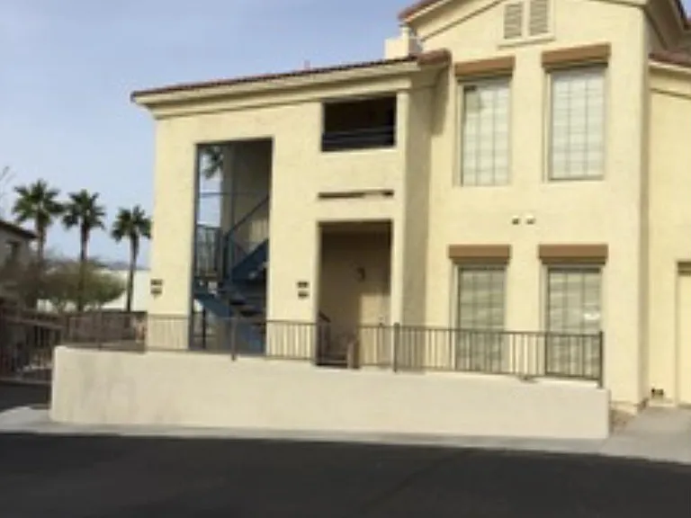 2212 Kiowa Blvd N #201 — Photo 1