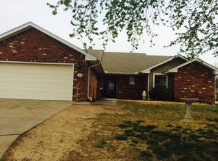 15 Raintree St, Ponca City, OK 74604