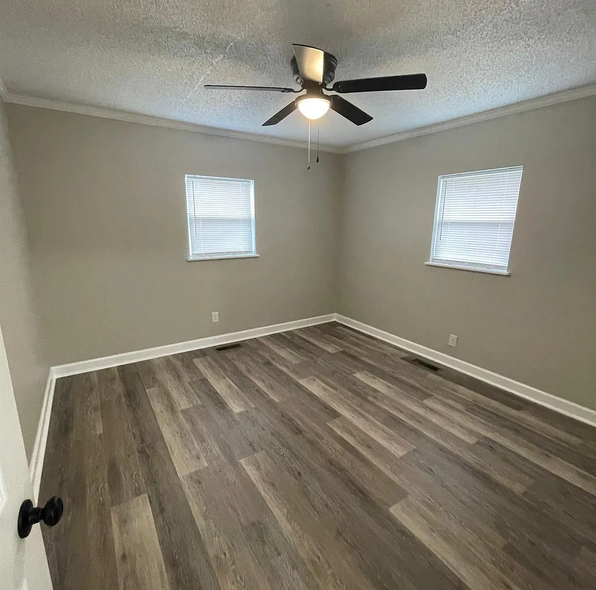 3 bed, 1.5 bath, 1580 sqft, $1,750 — Photo 2