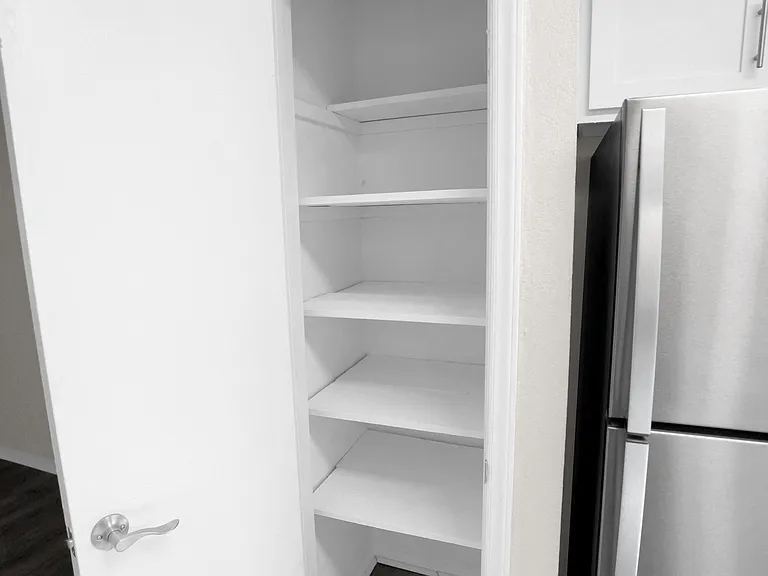 Huntington Apartments — Photo 13