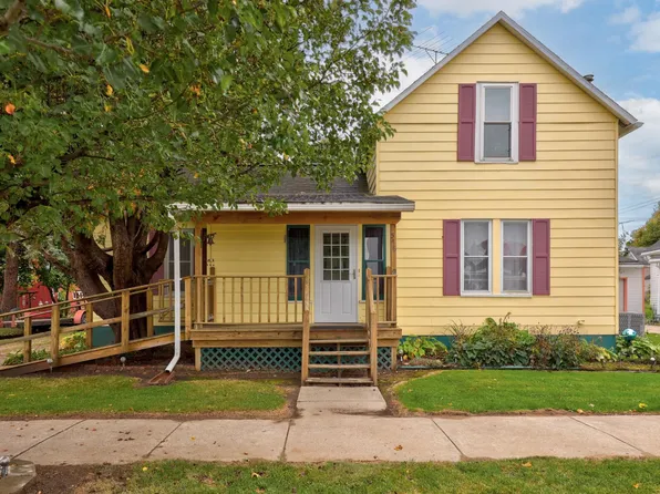 516 E Main St, Mayville, MI 48744