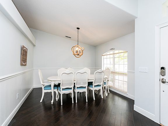 4th image of 4924 E Lake Cove Blvd