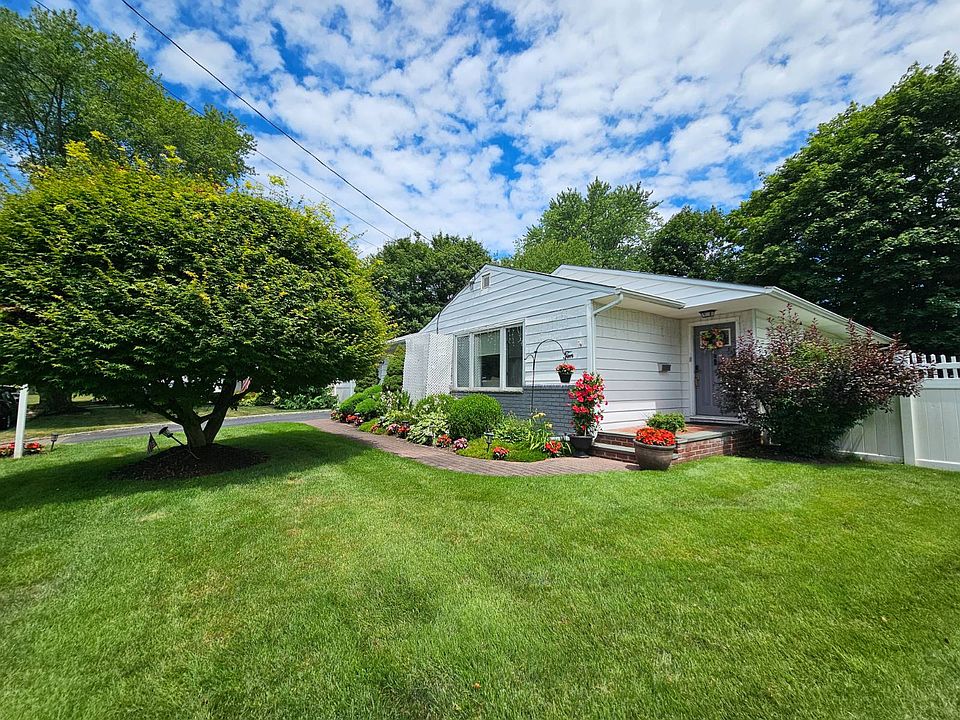 1st image of 10 Grace Park Dr