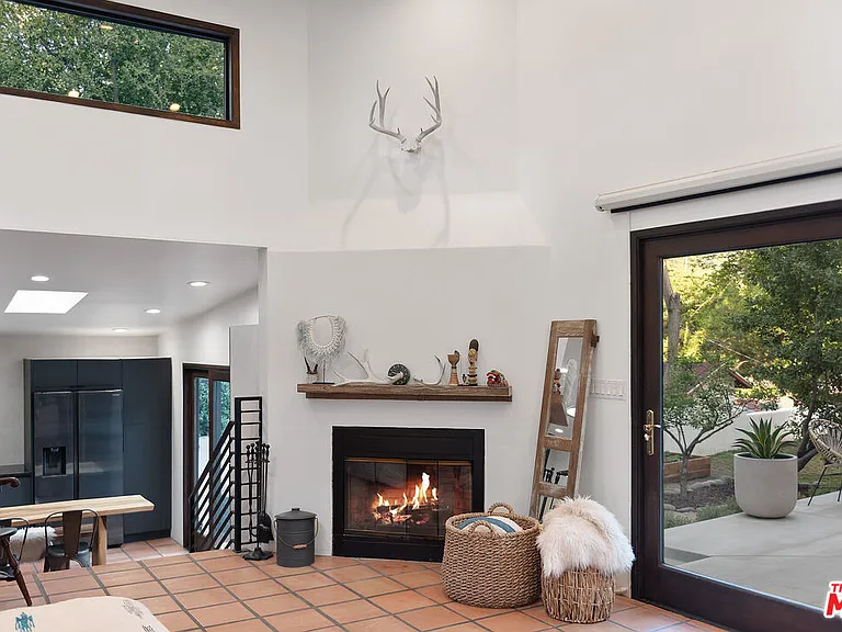 1362 Old Topanga Canyon Rd — Photo 7
