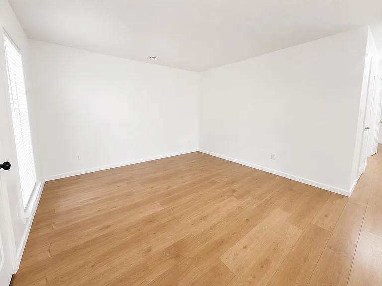 Unit Photo