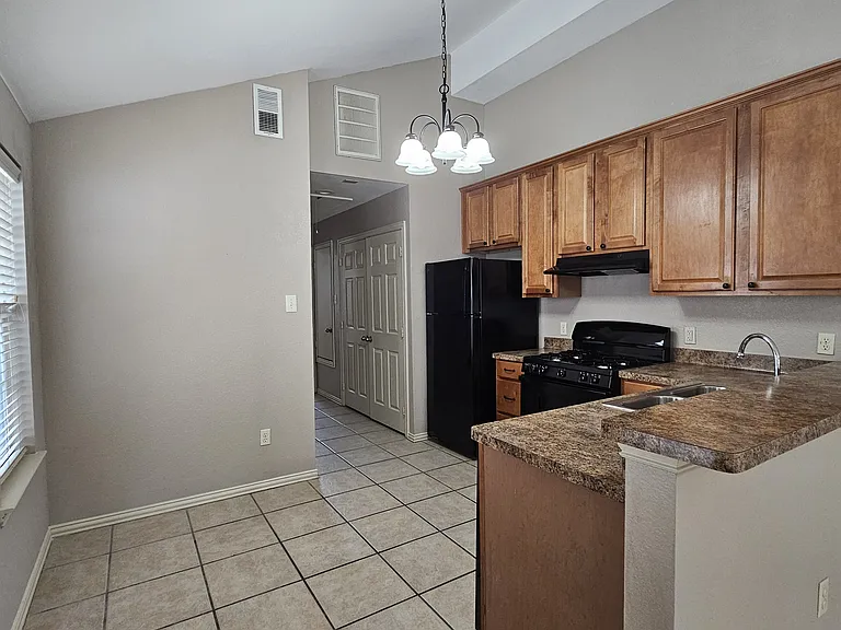 10112 Galway Dr — Photo 4