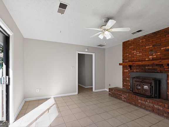 4th image of 80 Triple Crown Ln