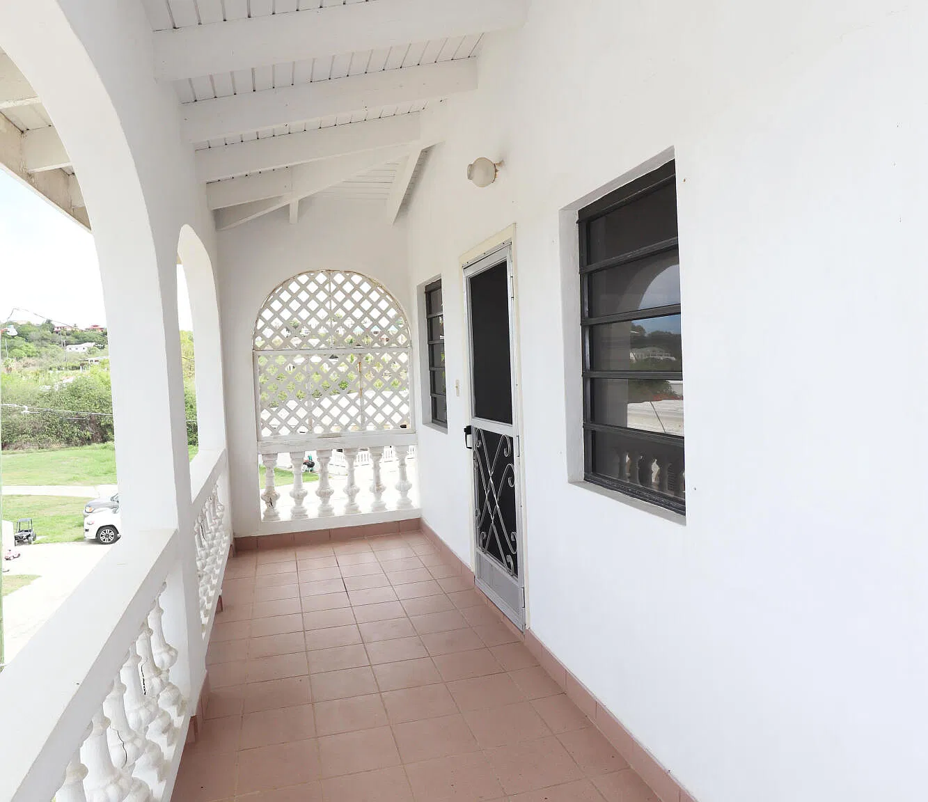 105E Herman Hill Est — Photo 2
