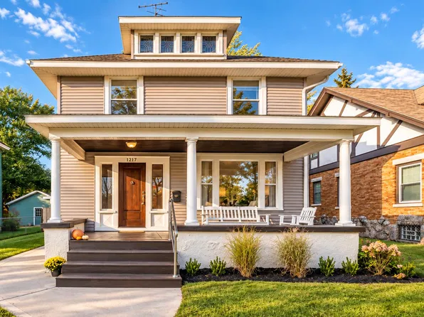 1217 Sigsbee St SE, Grand Rapids, MI 49506