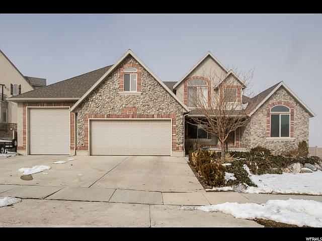 1st image of 214 E Skipper Ln