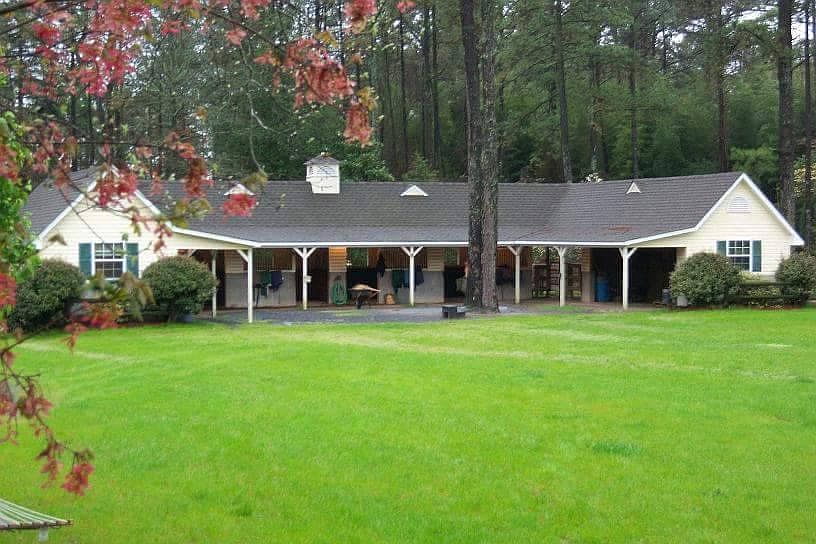 2nd image of 1525 Youngs Rd