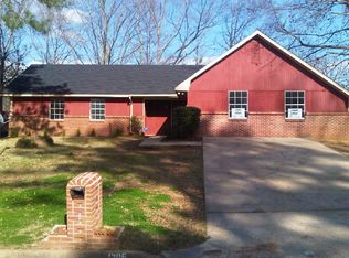 1306 Whispering Oaks Cv, Jackson, MS 39212