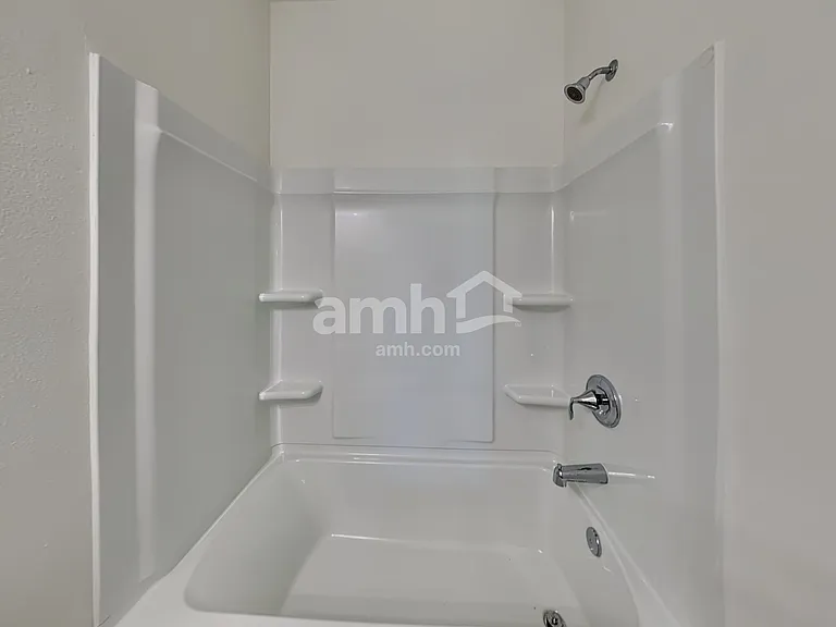 2107 Saffron Walden Dr — Photo 32