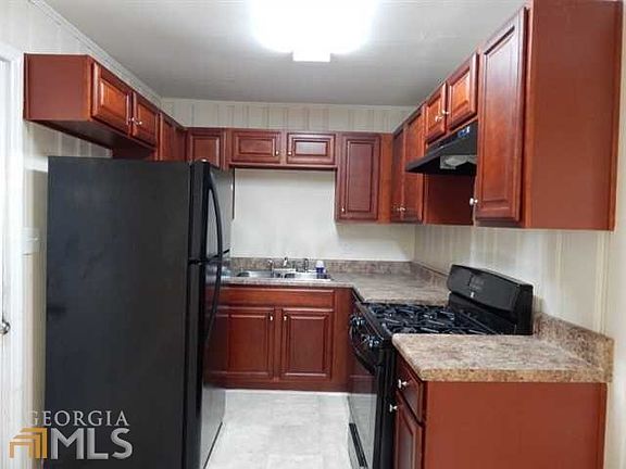 BRAND NEW KITCHEN WITH ALL NEW APPLIANCES!