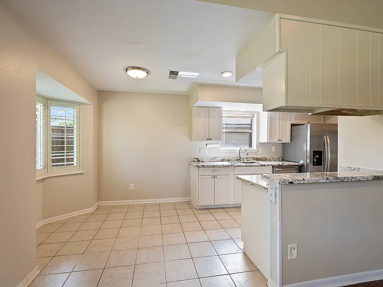 719 Reseda Dr — Photo 12