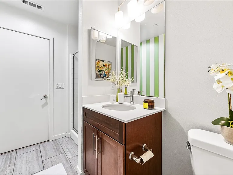 664 Colorado Cir — Photo 40