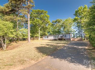 3973 Berry Creek Cir, Granite Falls, NC 28630