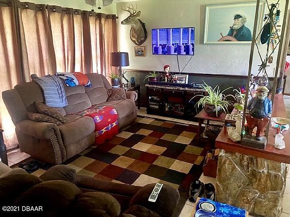 4th image of 100 Underwood Dr