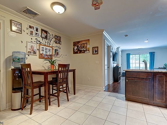 3rd image of 1625 Paterson Plank Rd APT 11
