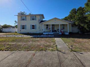 811 N Disston Ave, Tavares, FL 32778