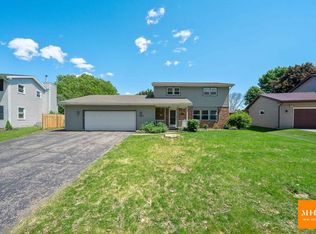 1004 Bristol Dr, Waunakee, WI 53597