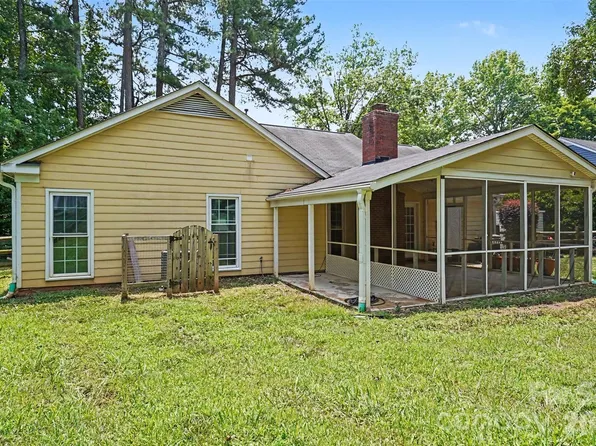 4300 Saxonbury Way, Charlotte, NC 28269