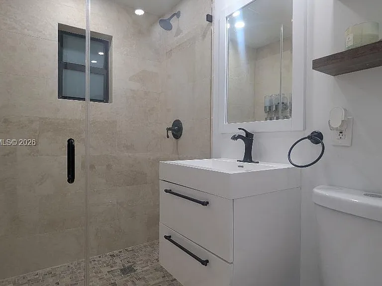 1508 NE 5th Ct — Photo 17