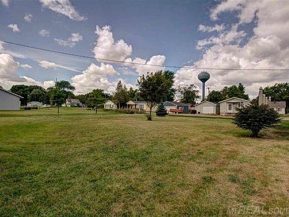 3rd image of 7296 Cedar Rd