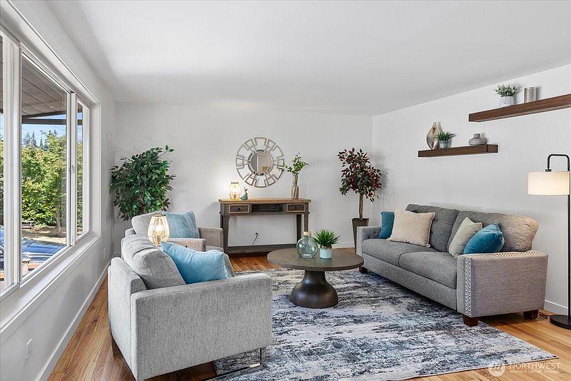 3rd image of 20623 81st Avenue W