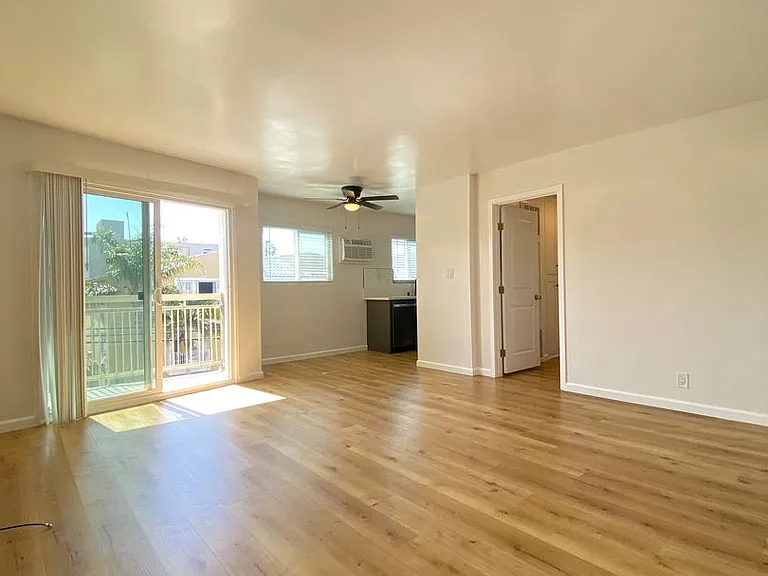 6556 Lamirada Ave — Photo 10