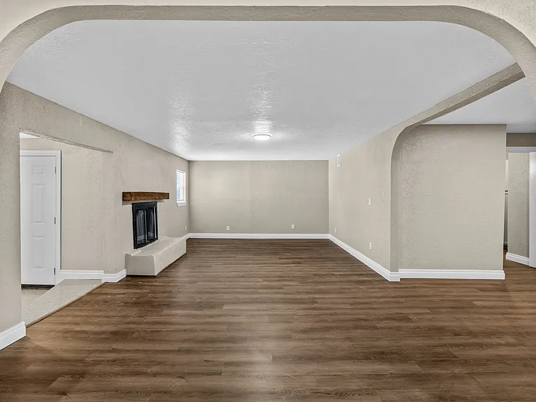 1805 NW Dearborn Ave — Photo 12