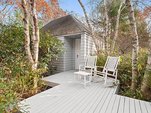 2nd image of 12 Rolling Woods Ct
